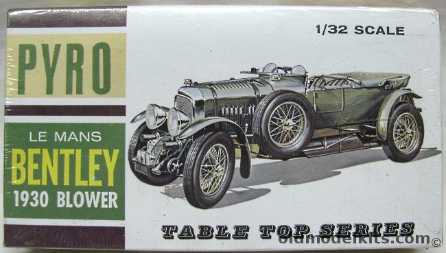 Pyro 1/32 1930 Bentley Le Mans Blower, C304 plastic model kit